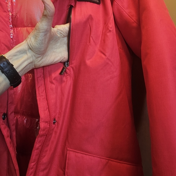 Coat - Picture 4 of 10